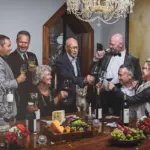 Grupo de personas en cata de vino Pegasus Bay Riesling 2024